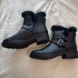 Universal Thread Black Buckle Winter Boots